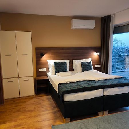 River View Apartments Hotel Bratislava Eksteriør bilde