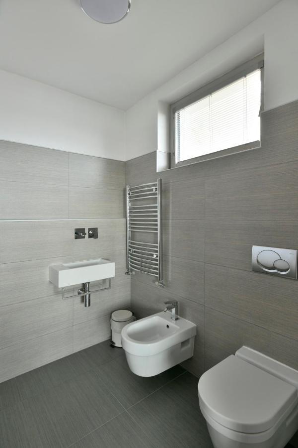 River View Apartments Hotel Bratislava Eksteriør bilde