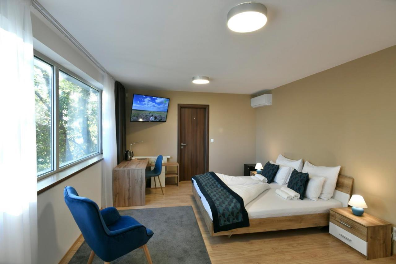 River View Apartments Hotel Bratislava Eksteriør bilde