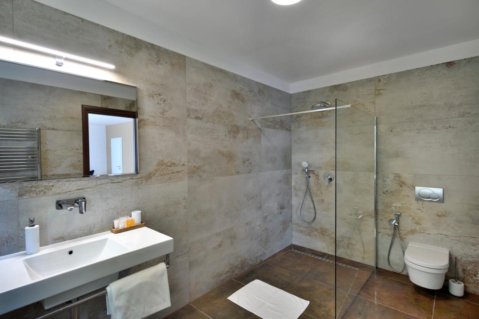 River View Apartments Hotel Bratislava Eksteriør bilde