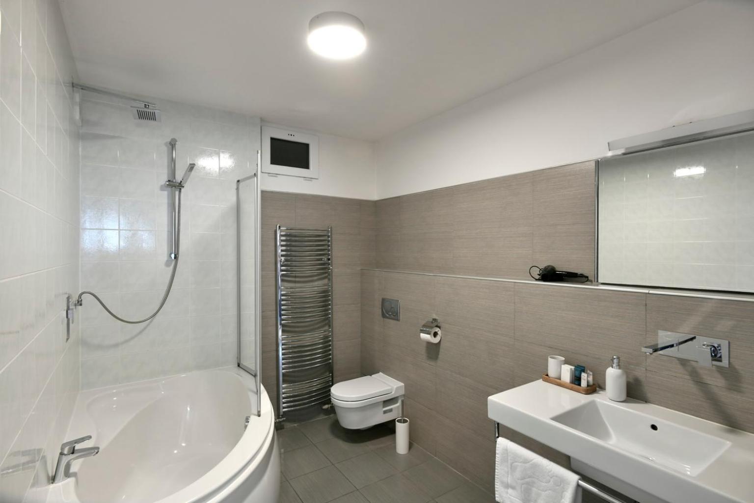 River View Apartments Hotel Bratislava Rom bilde