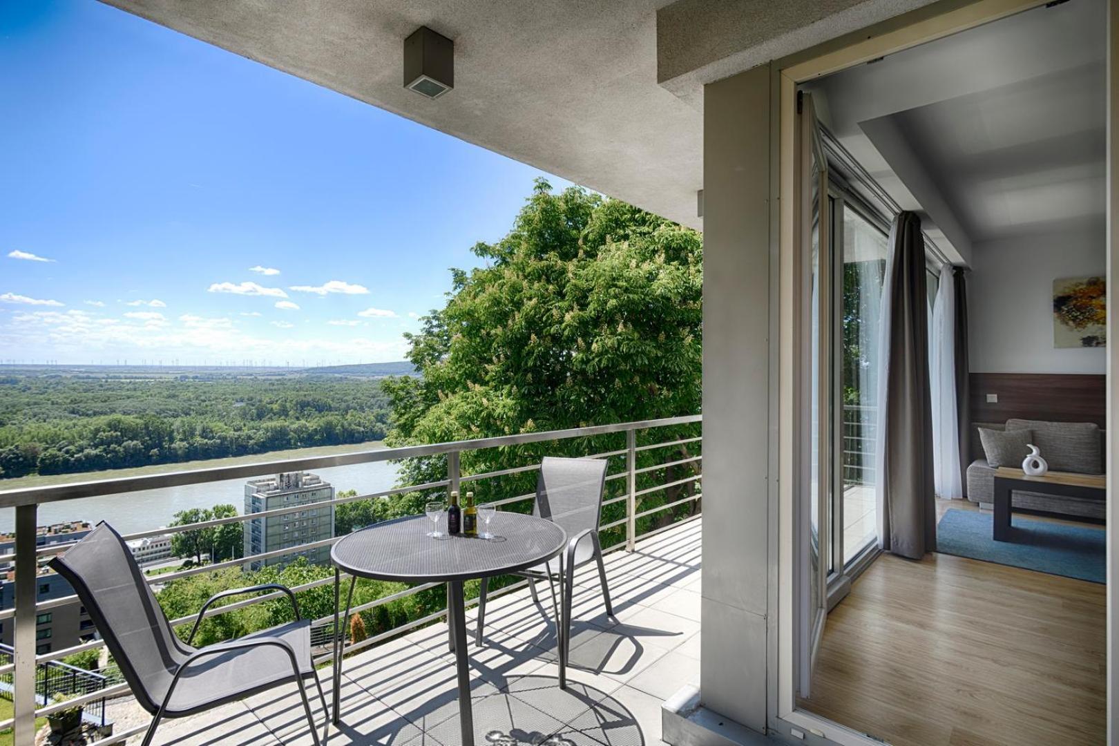 River View Apartments Hotel Bratislava Eksteriør bilde